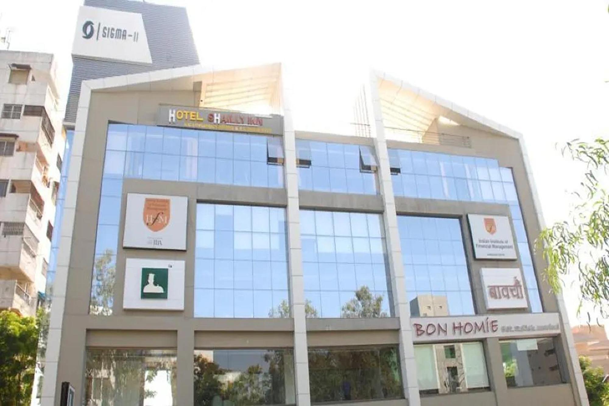 Hotel Shailly Inn Ahmedabad Exterior photo