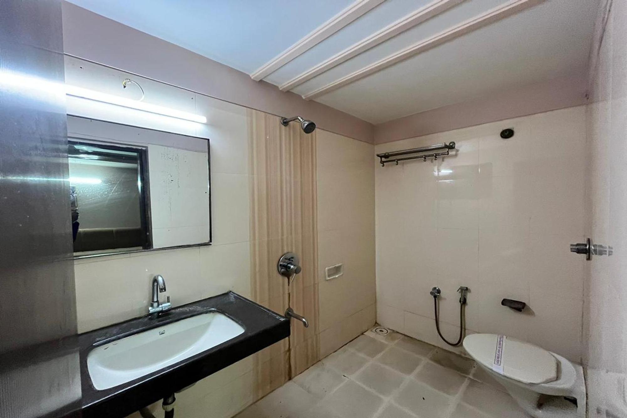 Hotel Shailly Inn Ahmedabad Exterior photo