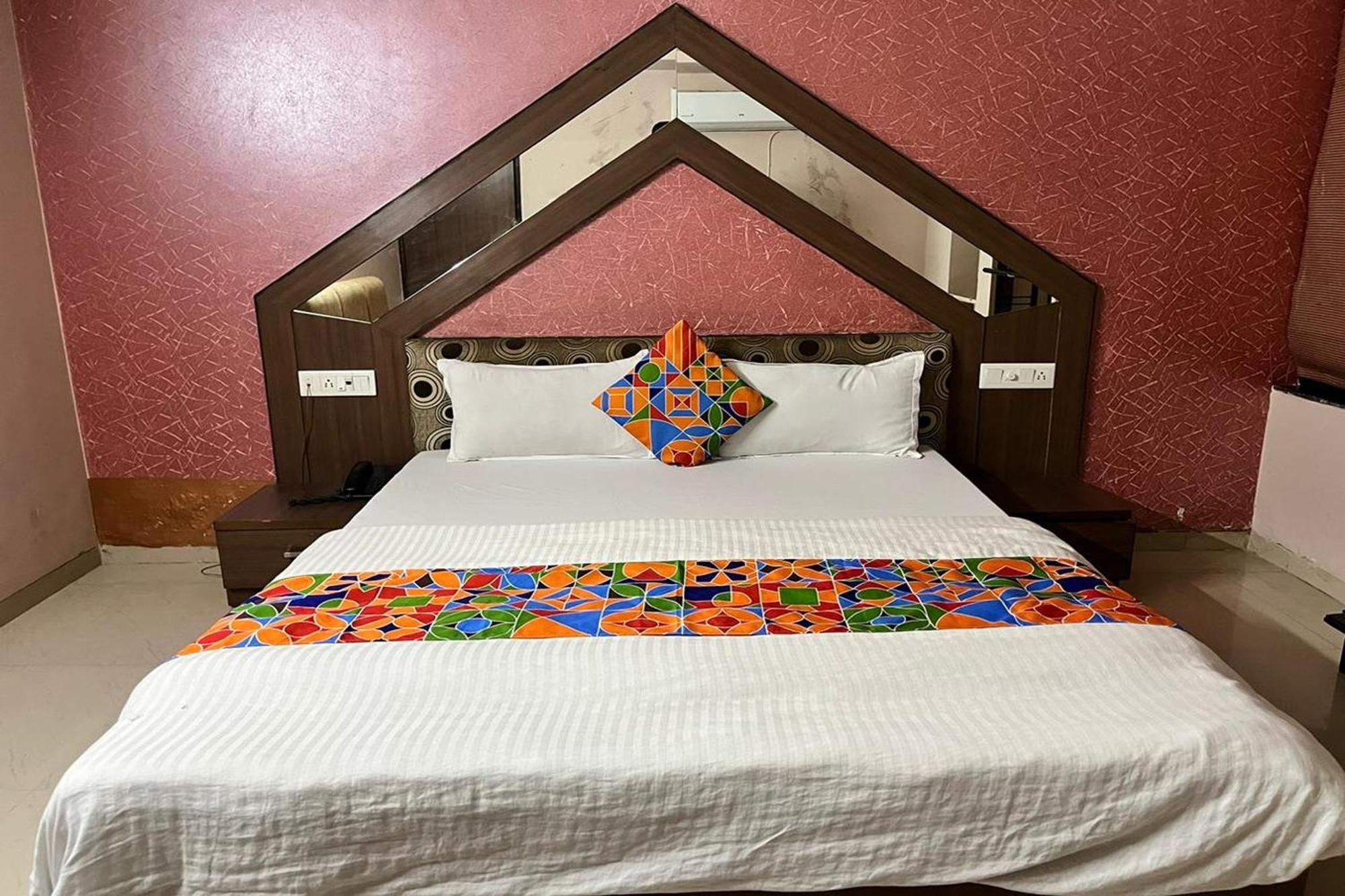 Hotel Shailly Inn Ahmedabad Exterior photo