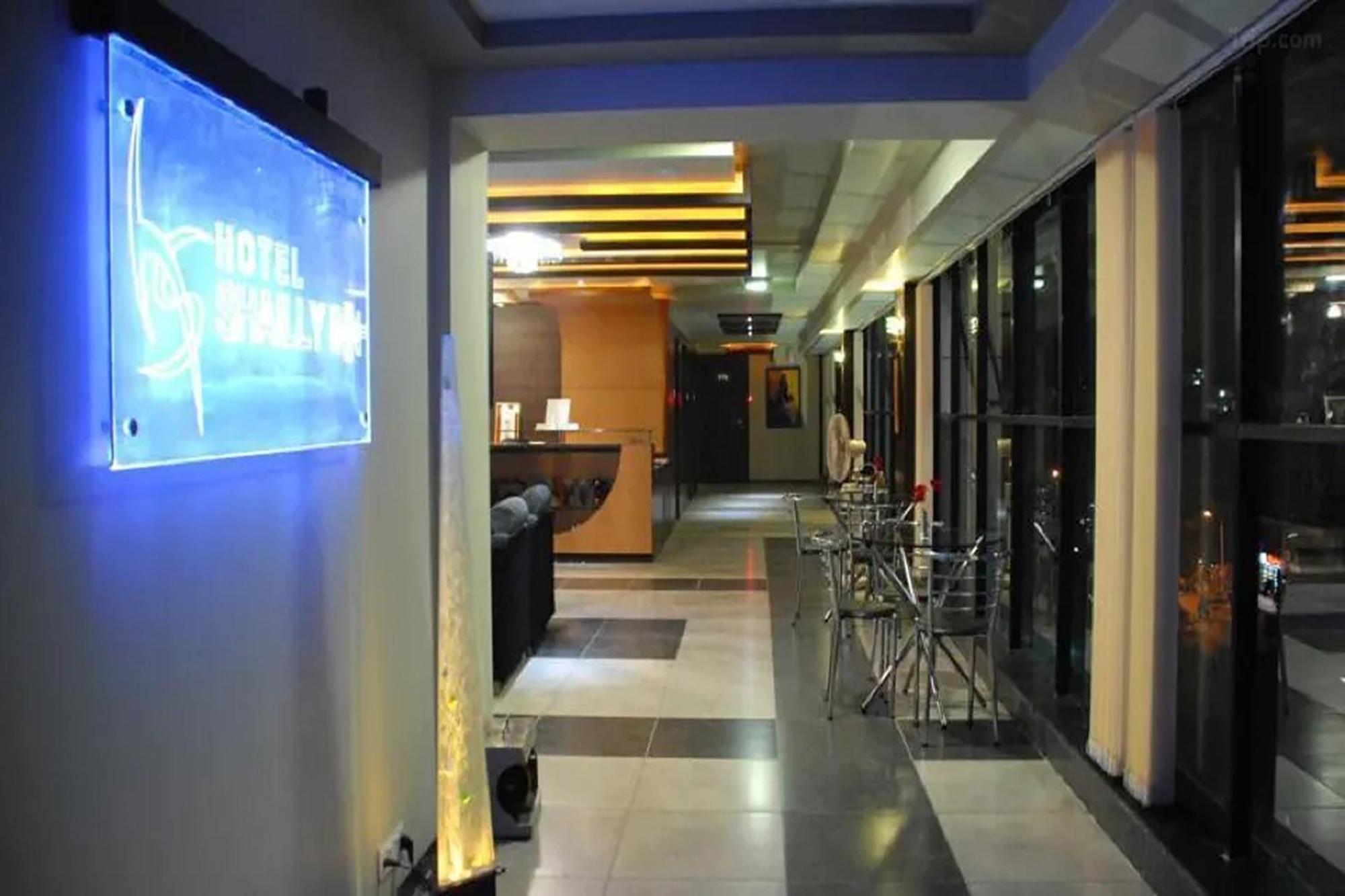 Hotel Shailly Inn Ahmedabad Exterior photo