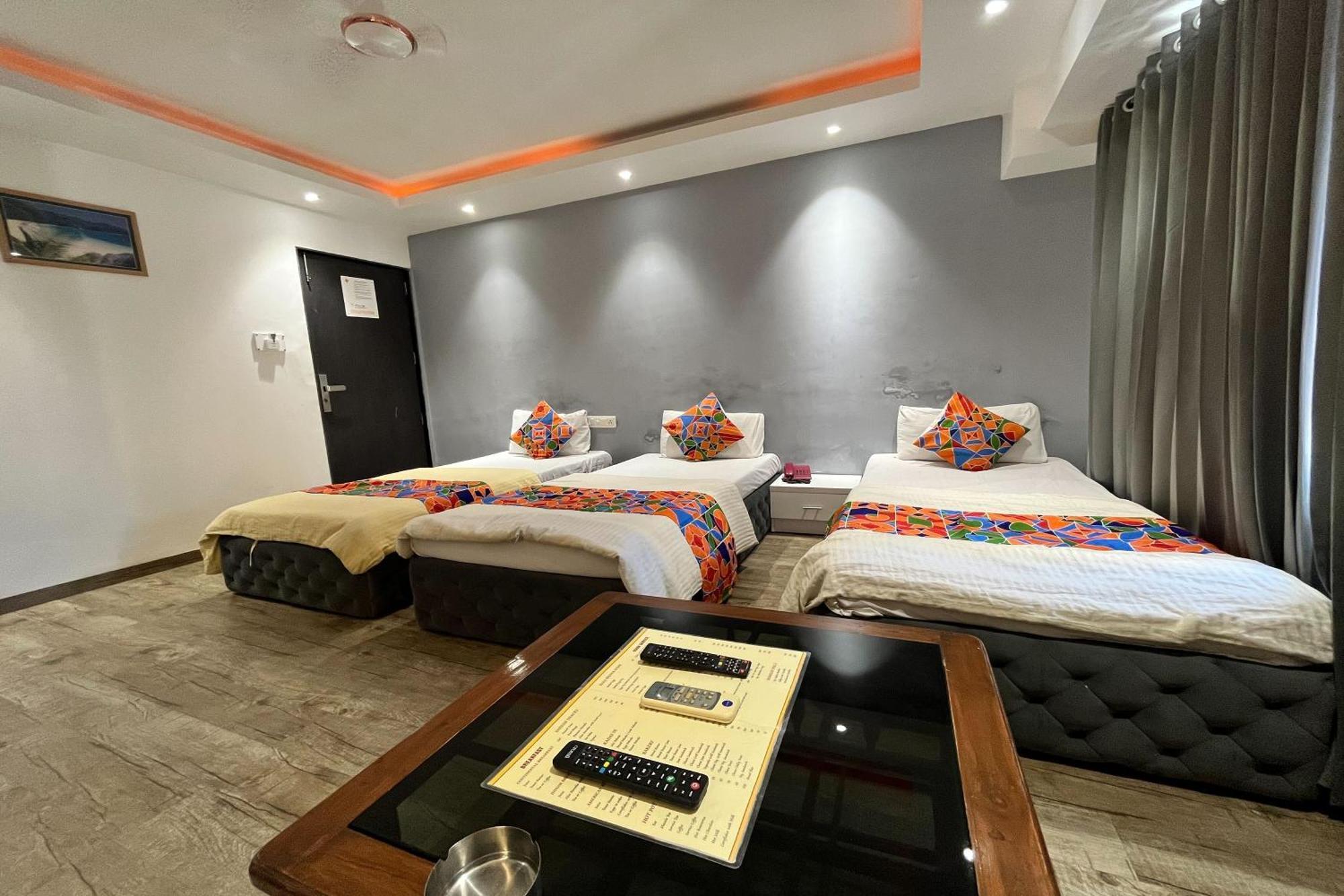 Hotel Shailly Inn Ahmedabad Exterior photo
