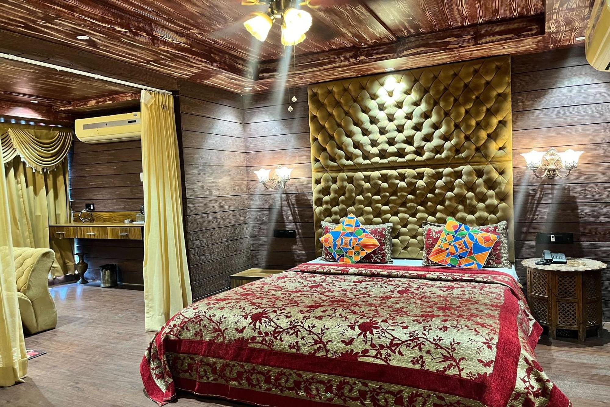 Hotel Shailly Inn Ahmedabad Exterior photo